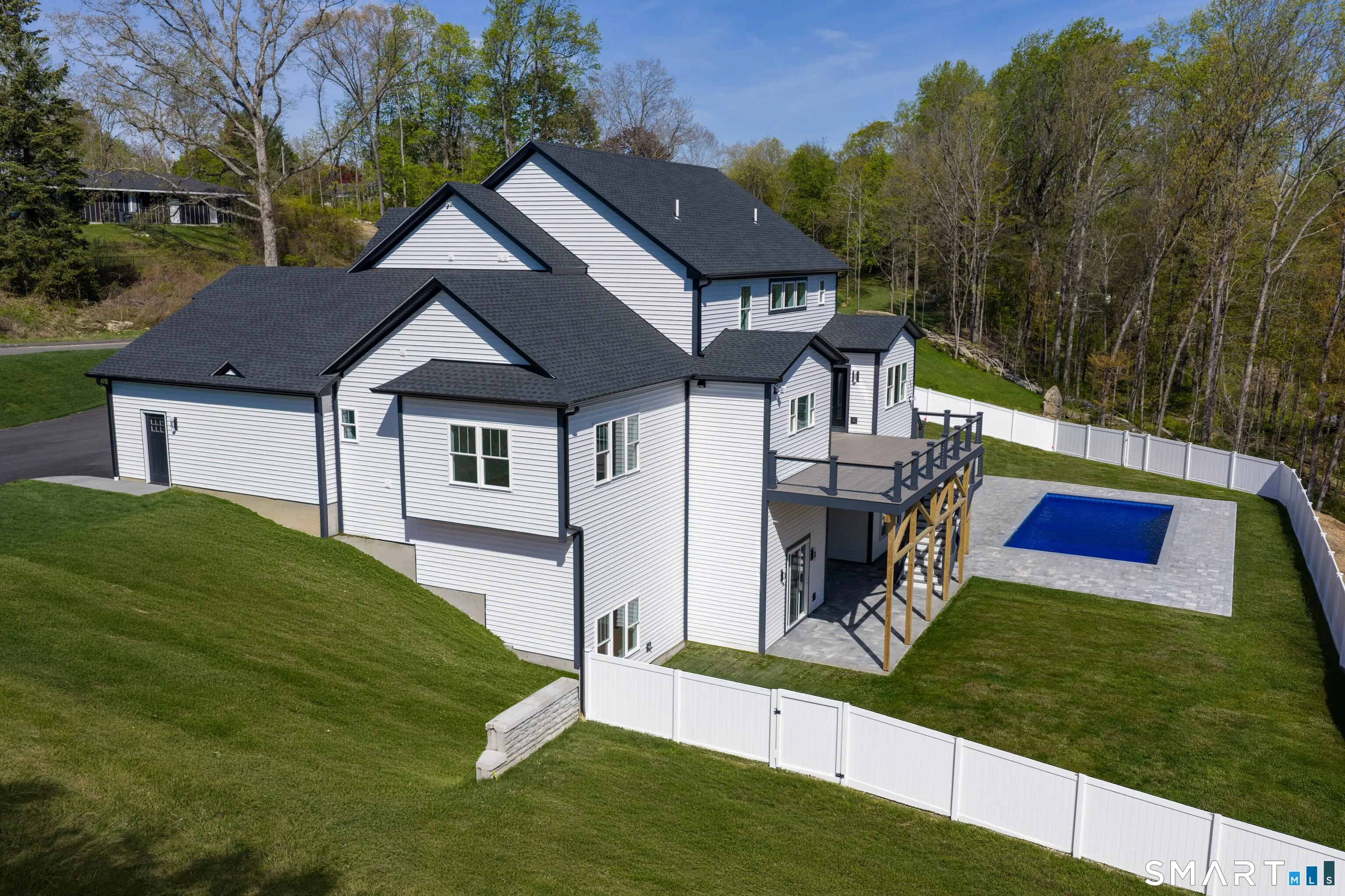25 Hunting Ridge Road, Brookfield