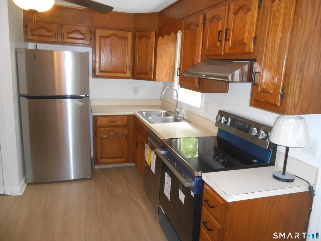 279 Wedgewood Drive, Naugatuck