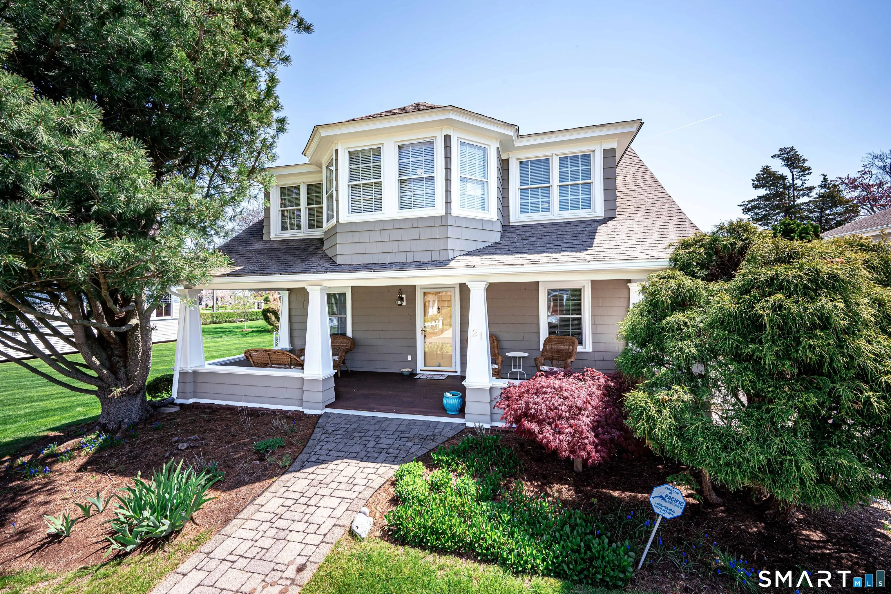 21 Chapel Drive, Branford