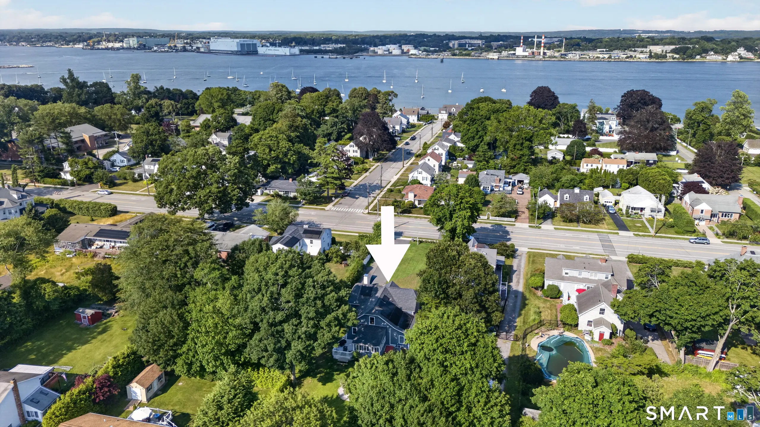 745 Montauk Avenue, New London