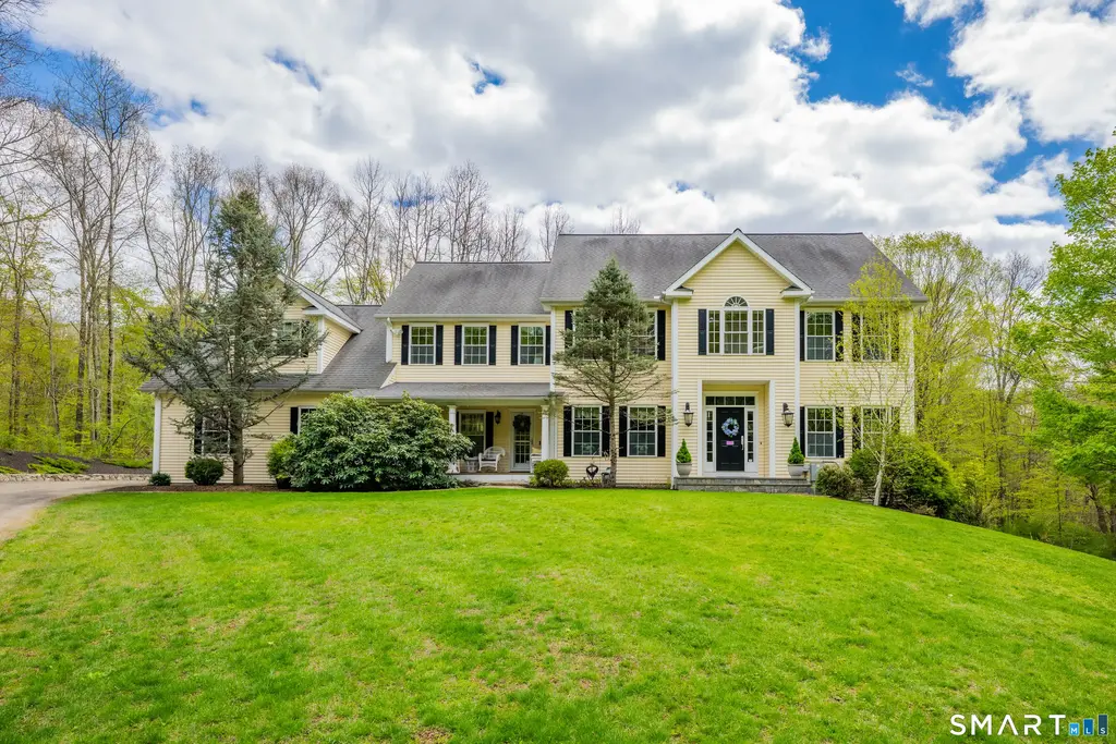 8 Curtiss Meadows, Woodbury