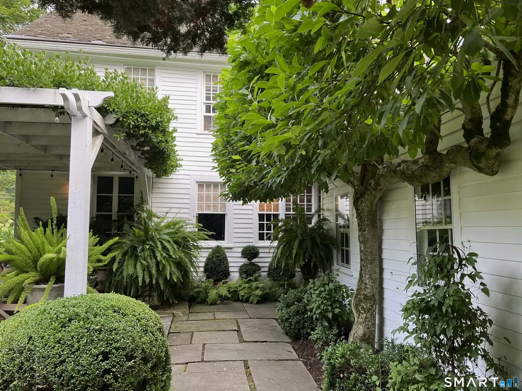35 Sill Lane, Old Lyme