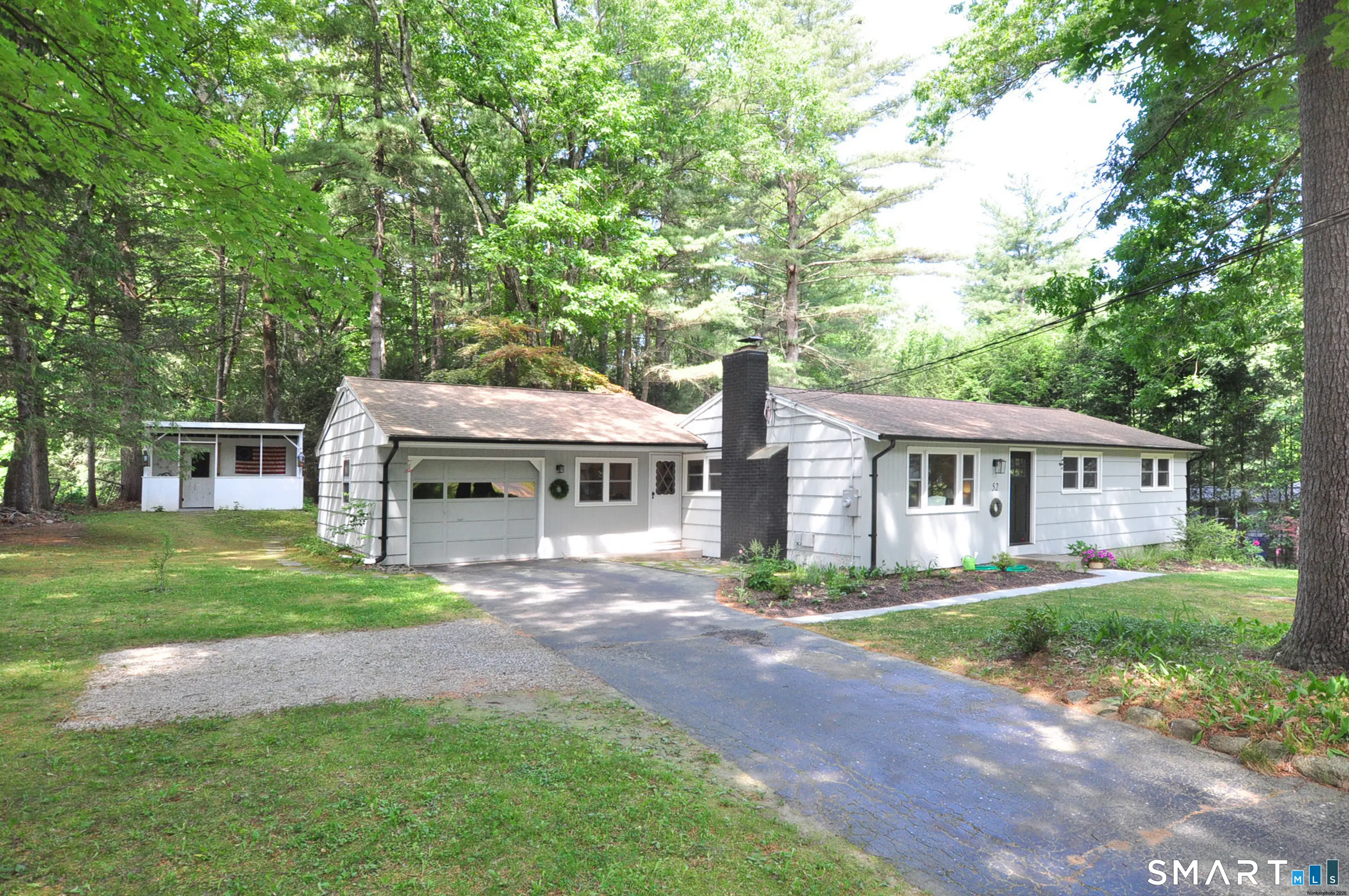 52 Fernwood Drive, Simsbury