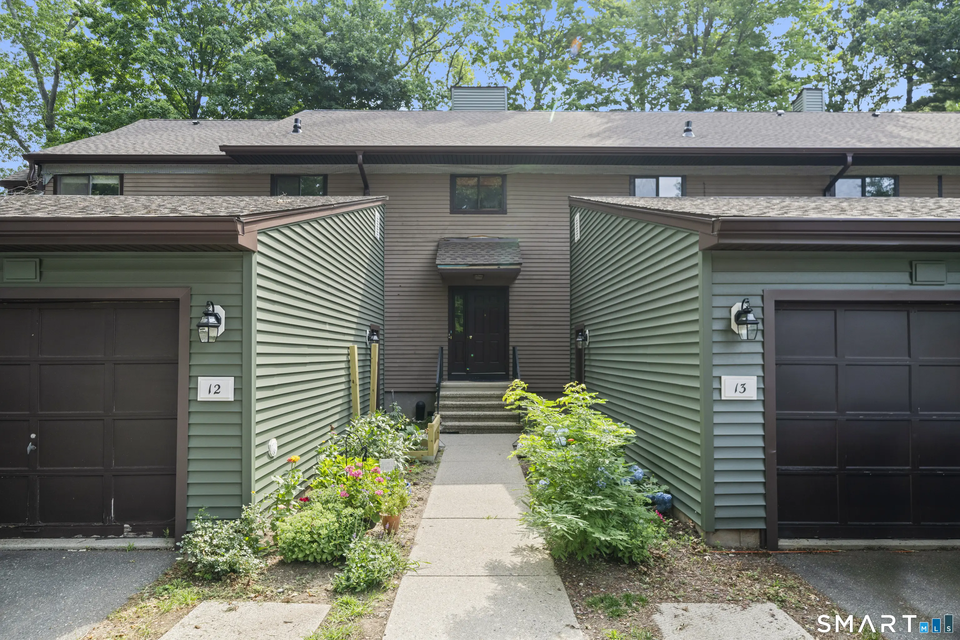 14 Wynwood Drive 14, Enfield