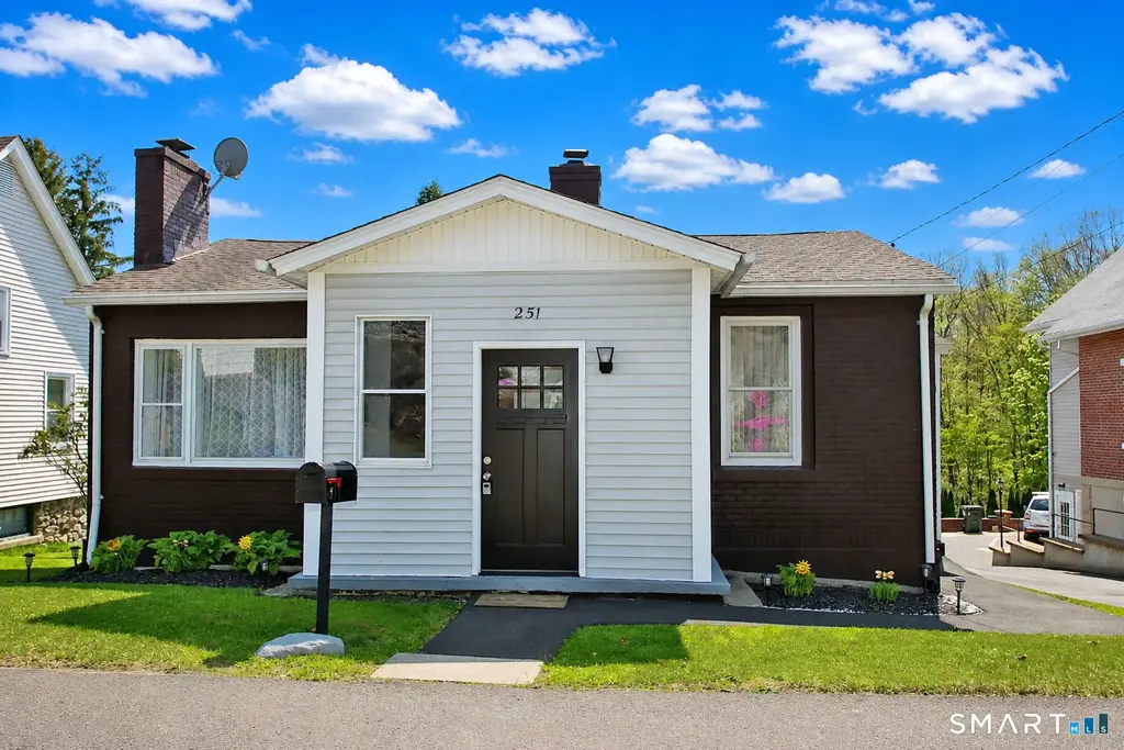 251 Riverside Street, Watertown