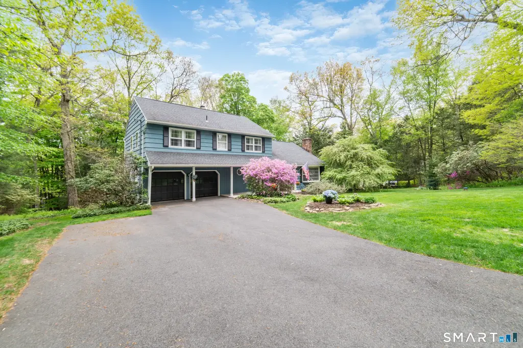 148 Colonial Drive, Southbury