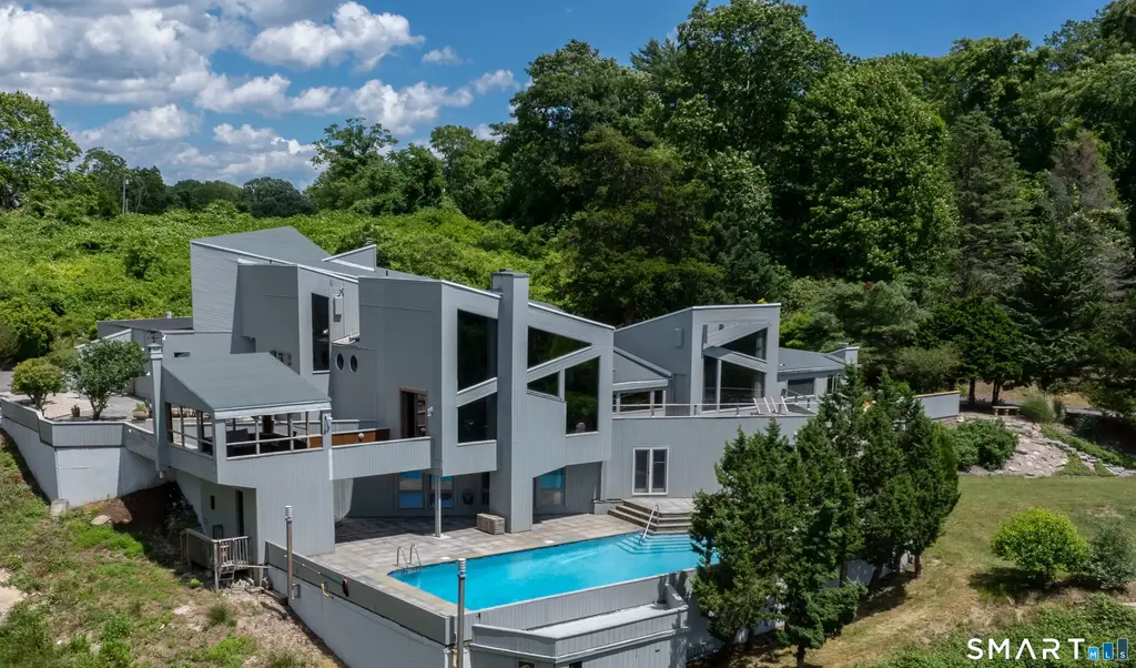30 Wilbur Hill Lane, Stonington