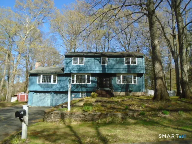 2 Fairfield Lane, Simsbury