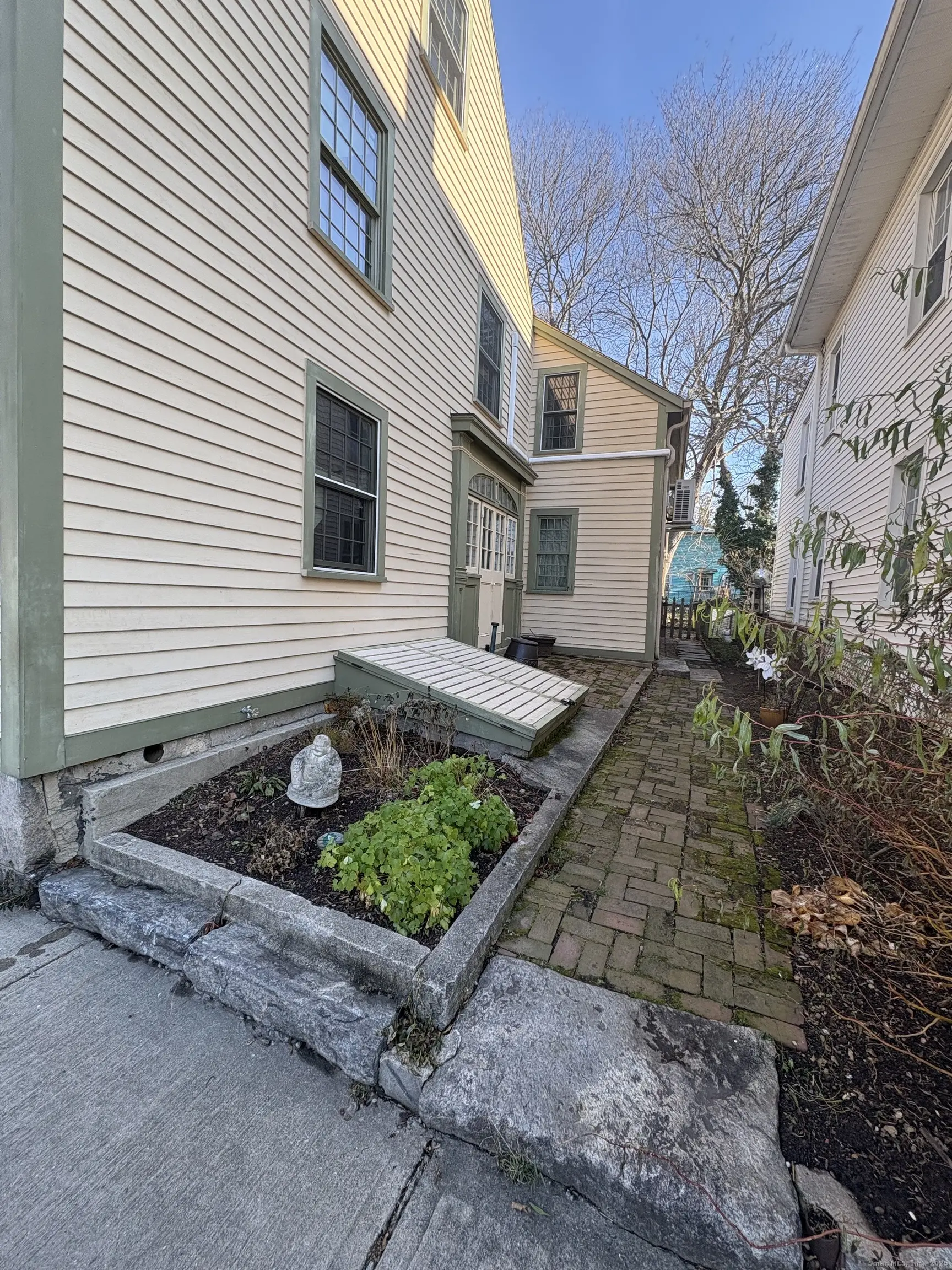 7 Coit Street 2, New London