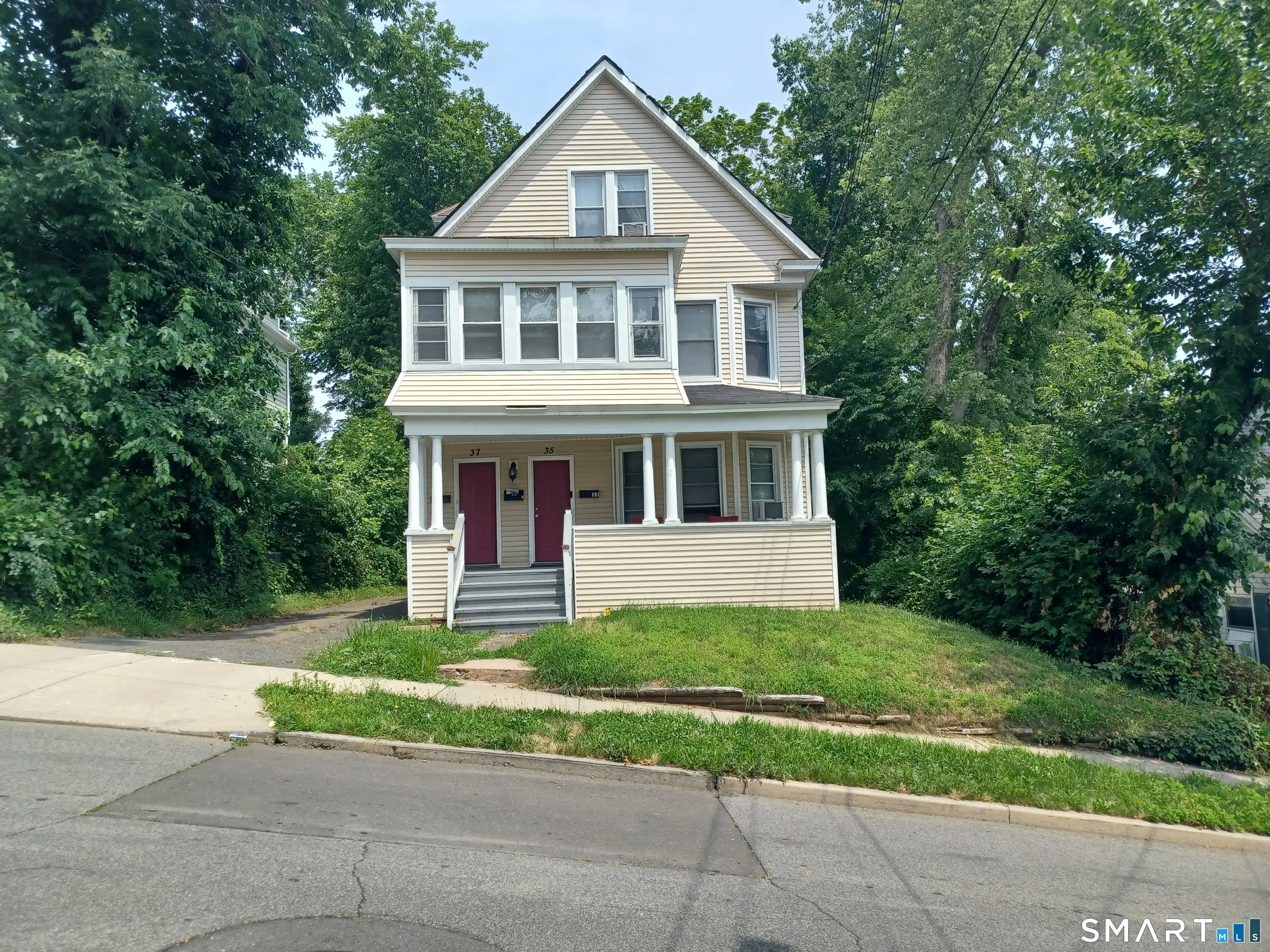 37 Fairfield Street 2nd Floor, New Haven