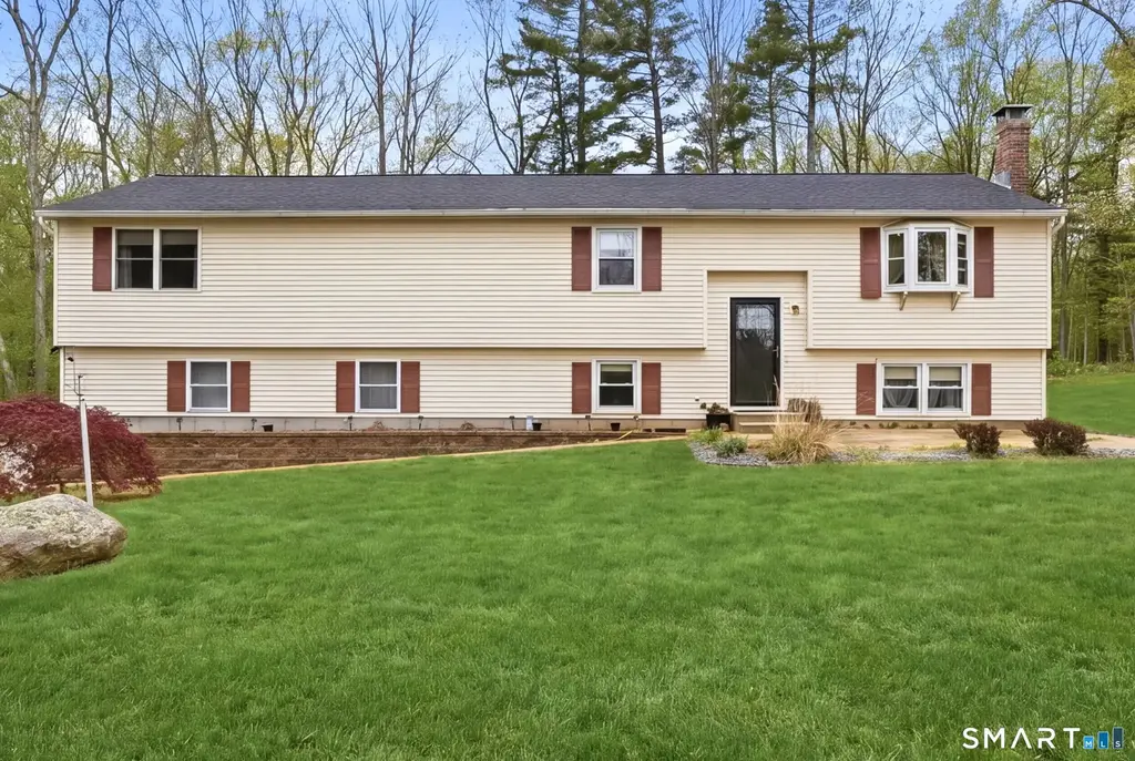 217 Westford Hill Road, Ashford