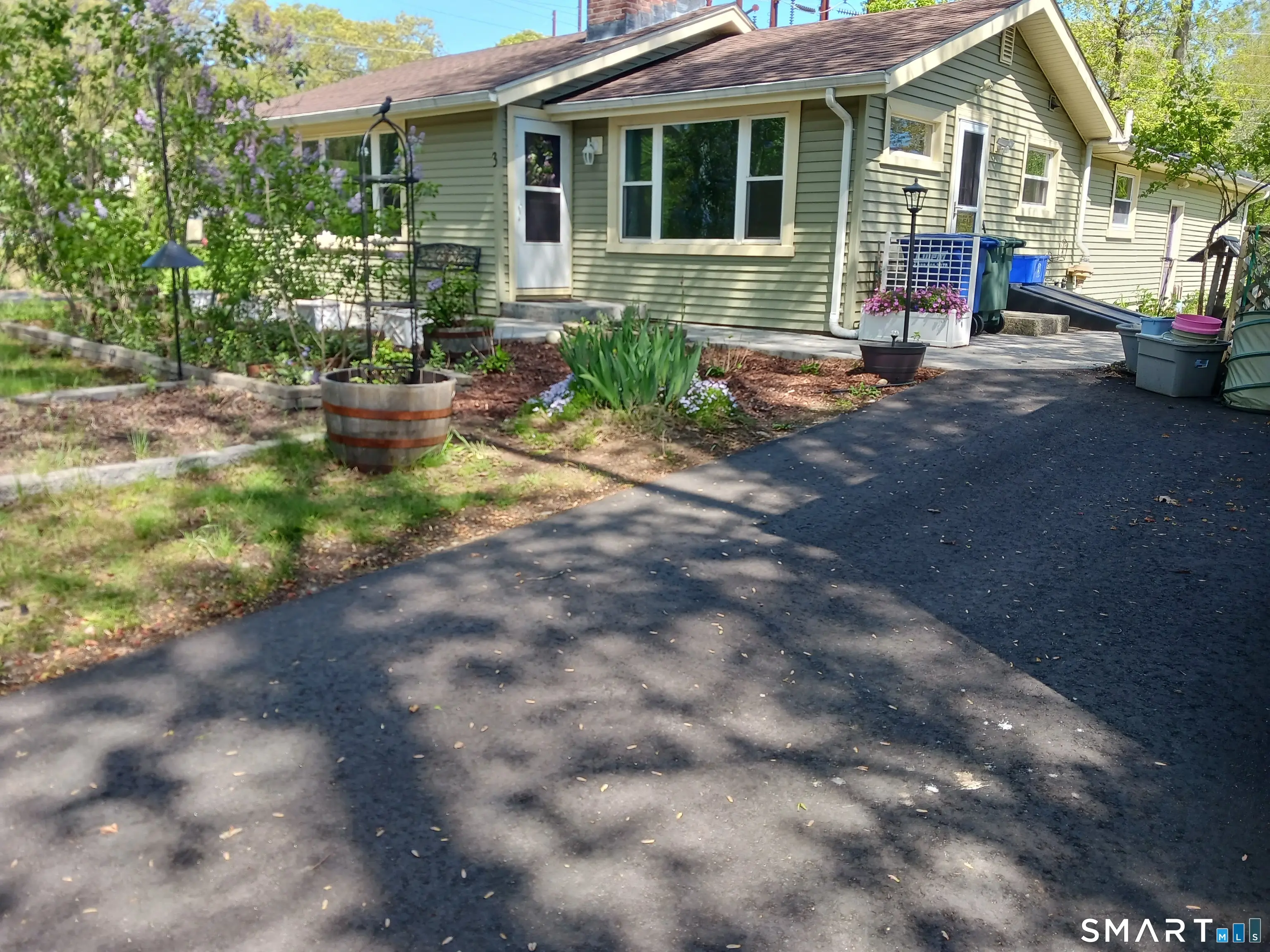 3 Vinegar Hill Road, Ledyard