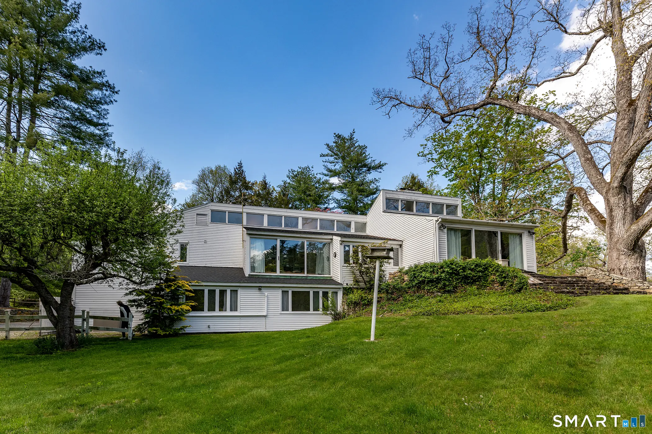 35 River Road, Sharon