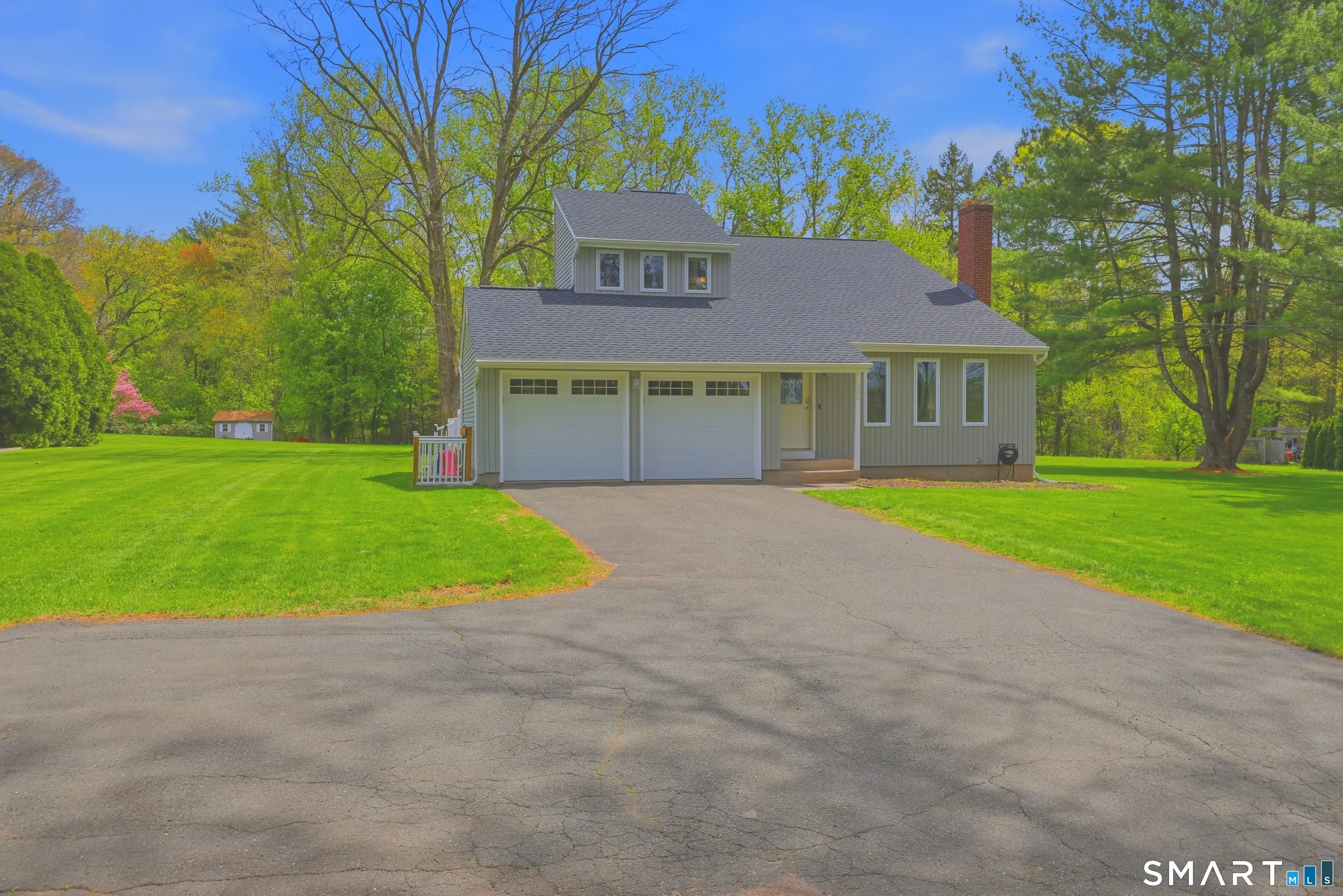 206 Hartford Avenue, East Granby