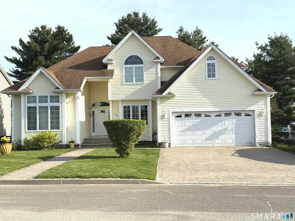 35 Emerald Pines Road, Waterbury