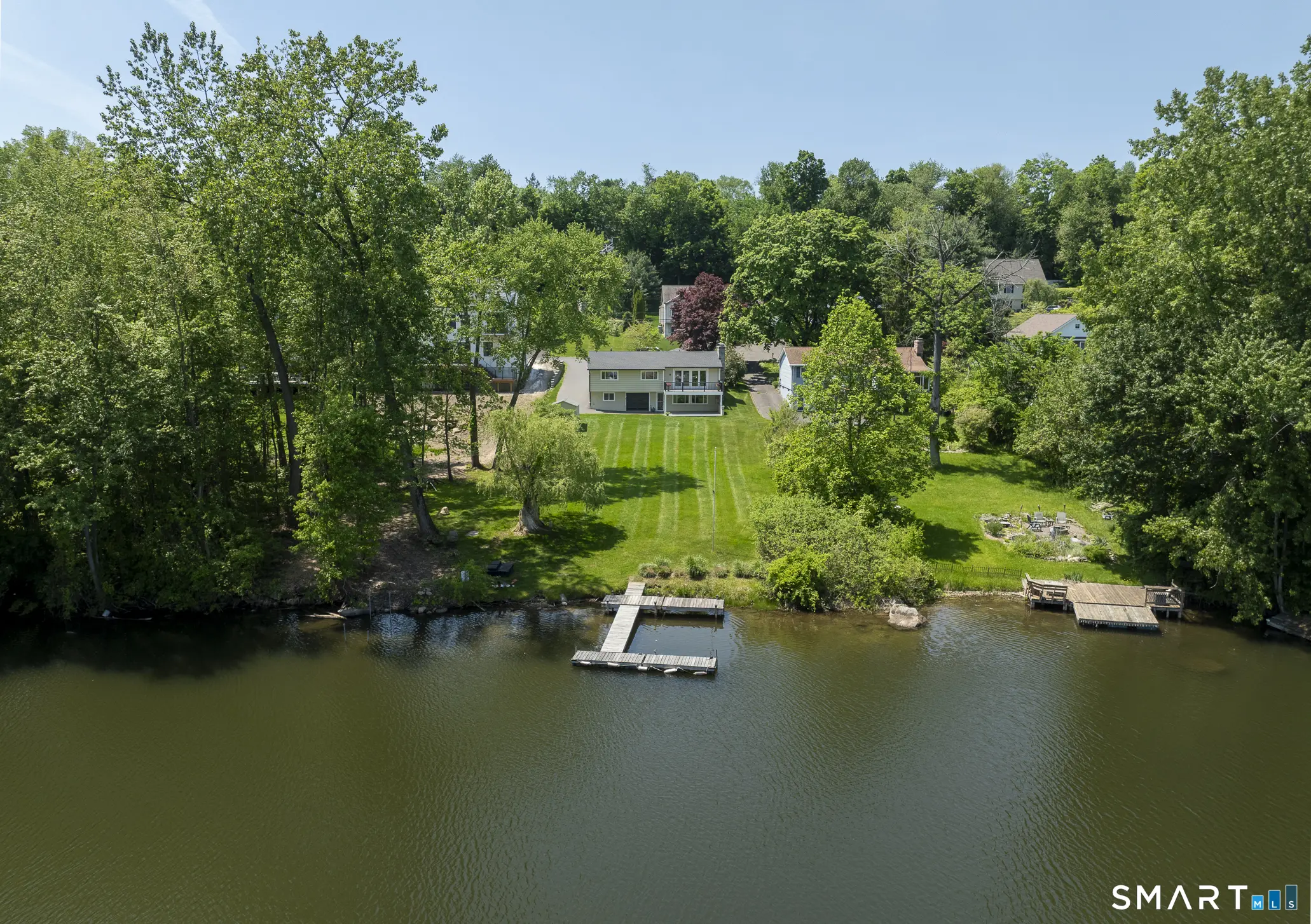 22 North Lake Shore Drive, Brookfield