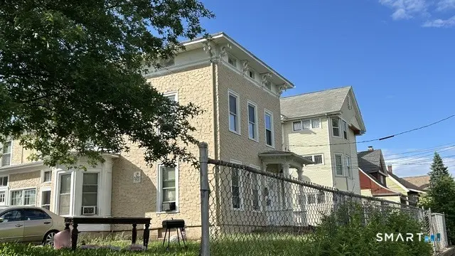 676 East Street, New Britain