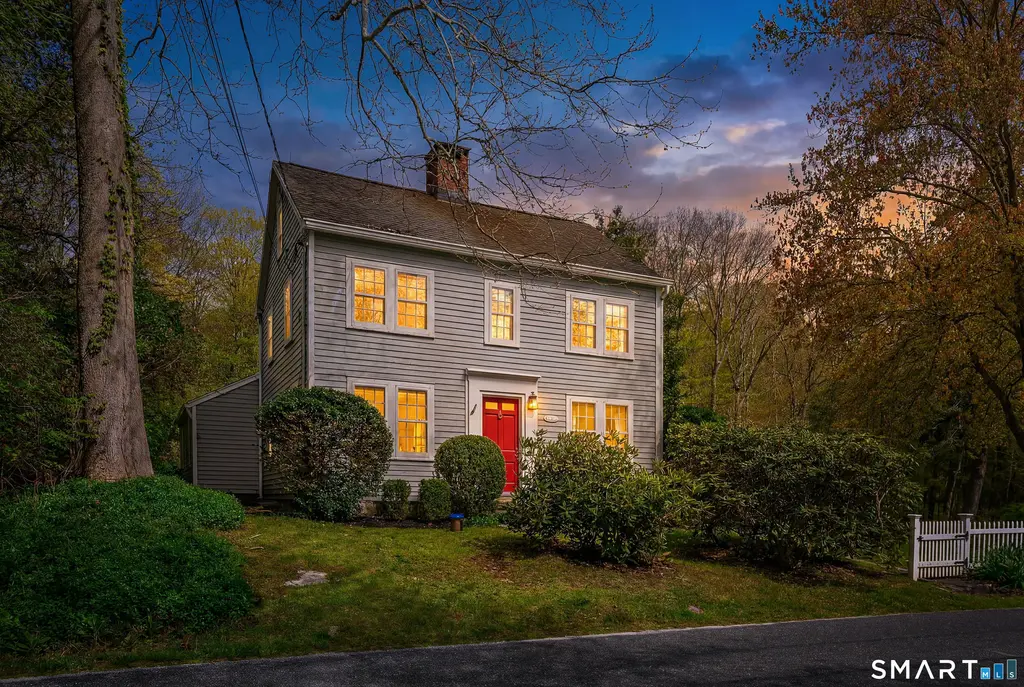 6 High Rock Road, Newtown