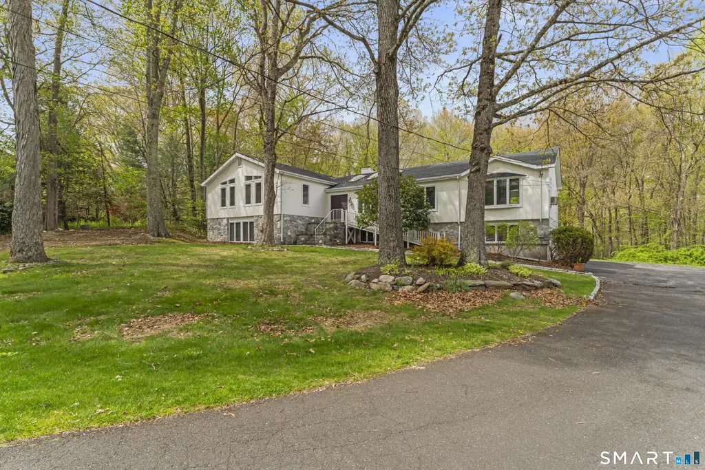 89 Cranbury Drive, Trumbull