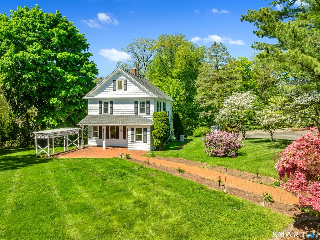 286 Daniels Farm Road, Trumbull