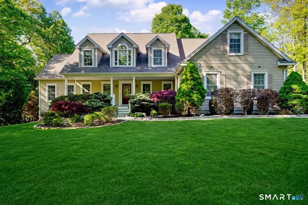 15 Maplecrest Drive, Danbury