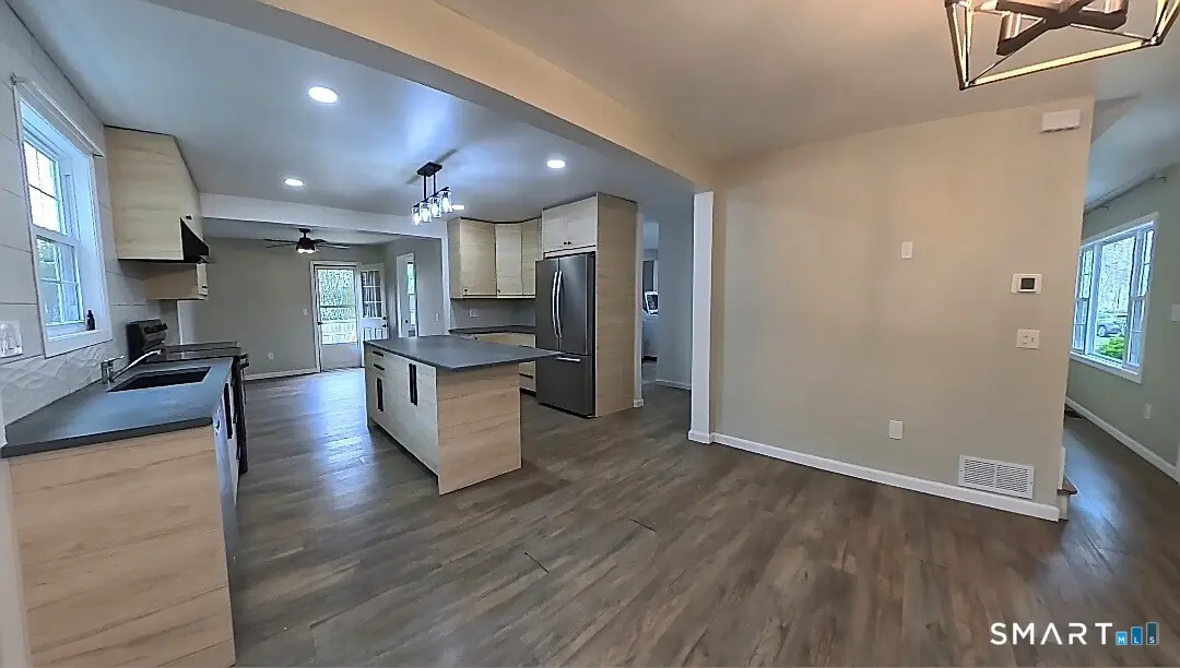 1 Mayflower Court, Milford