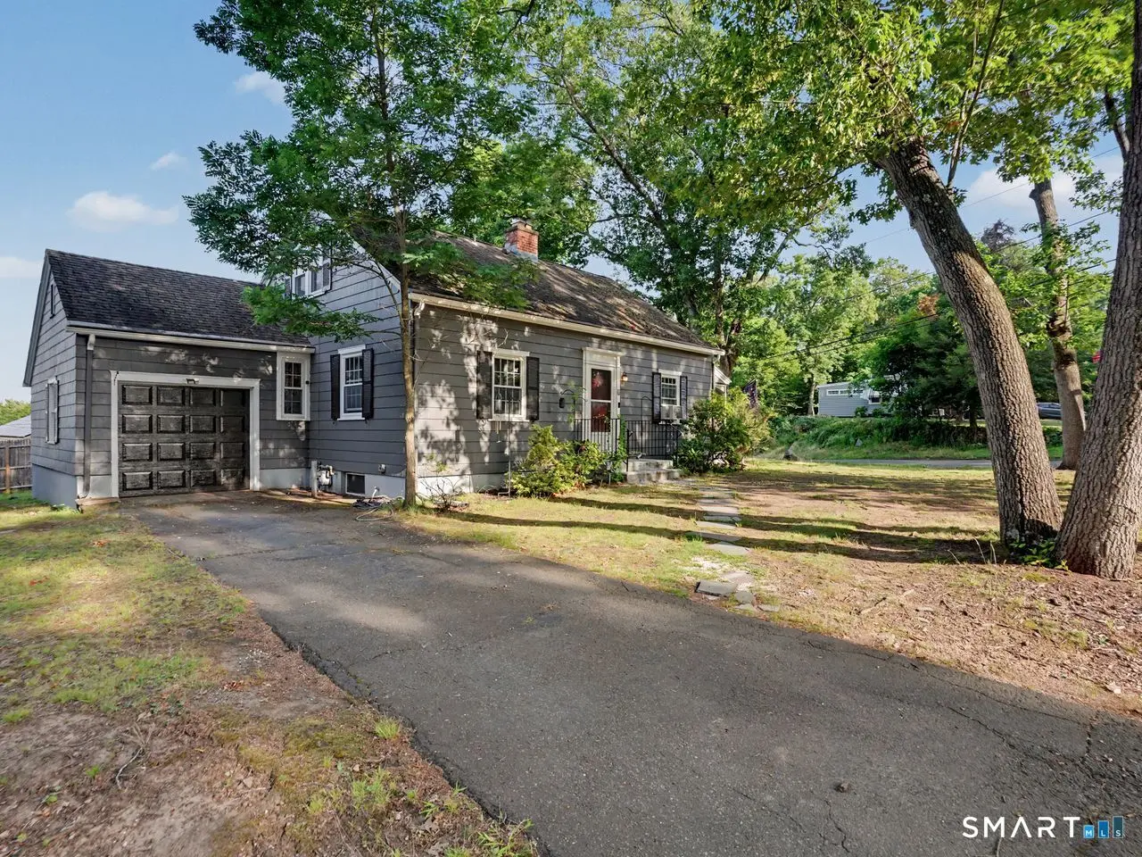 2 North Forest Circle, West Haven