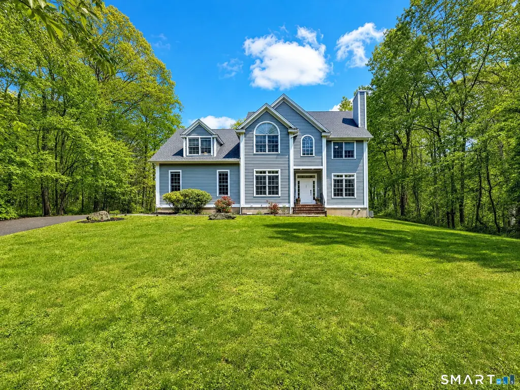 125 Peck Hill Road, Woodbridge