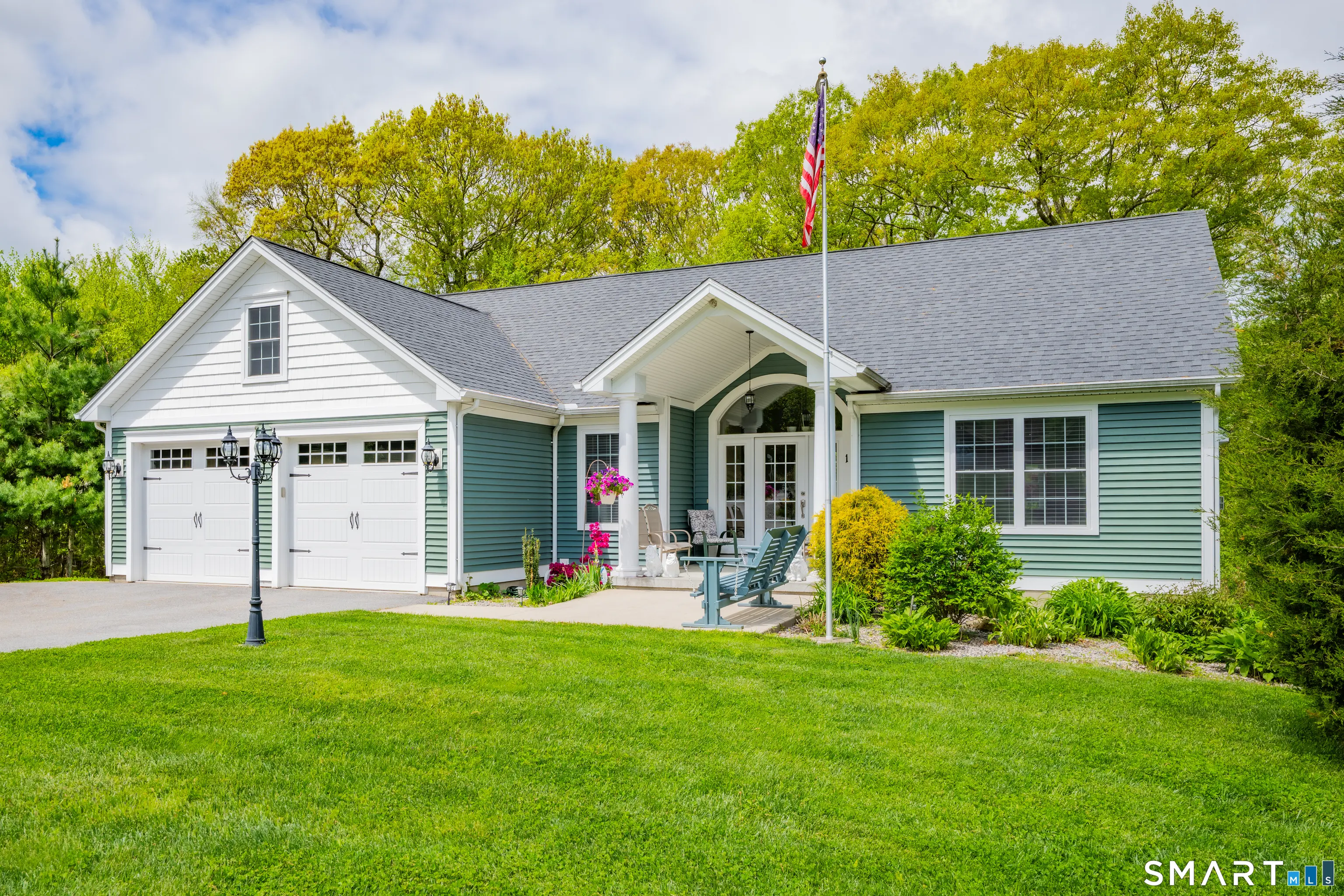 1 Bigwood Lane, Burlington