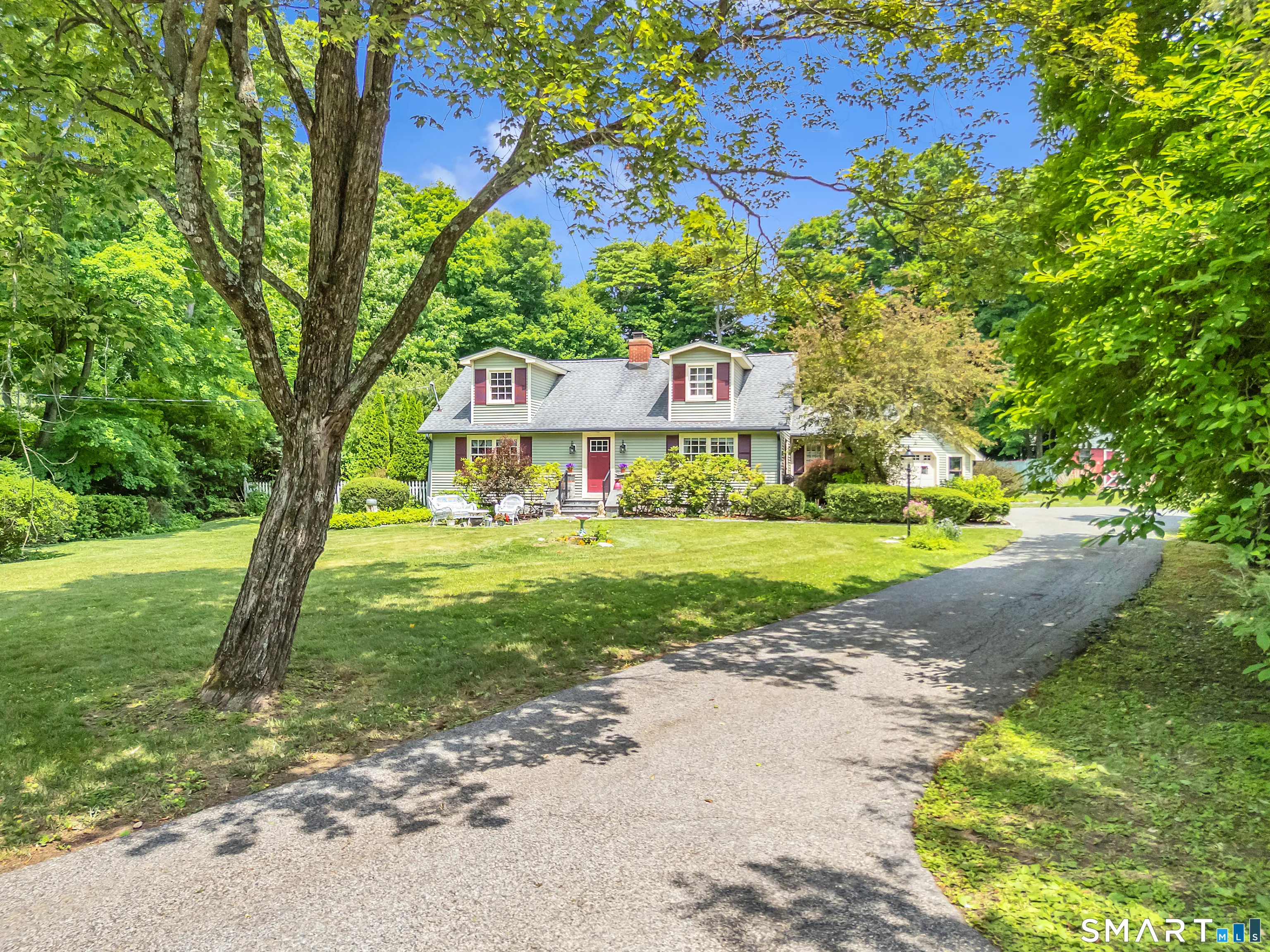 5 North Beech Tree Road, Brookfield