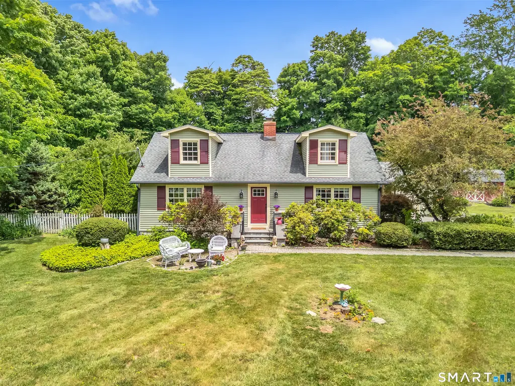 5 North Beech Tree Road, Brookfield
