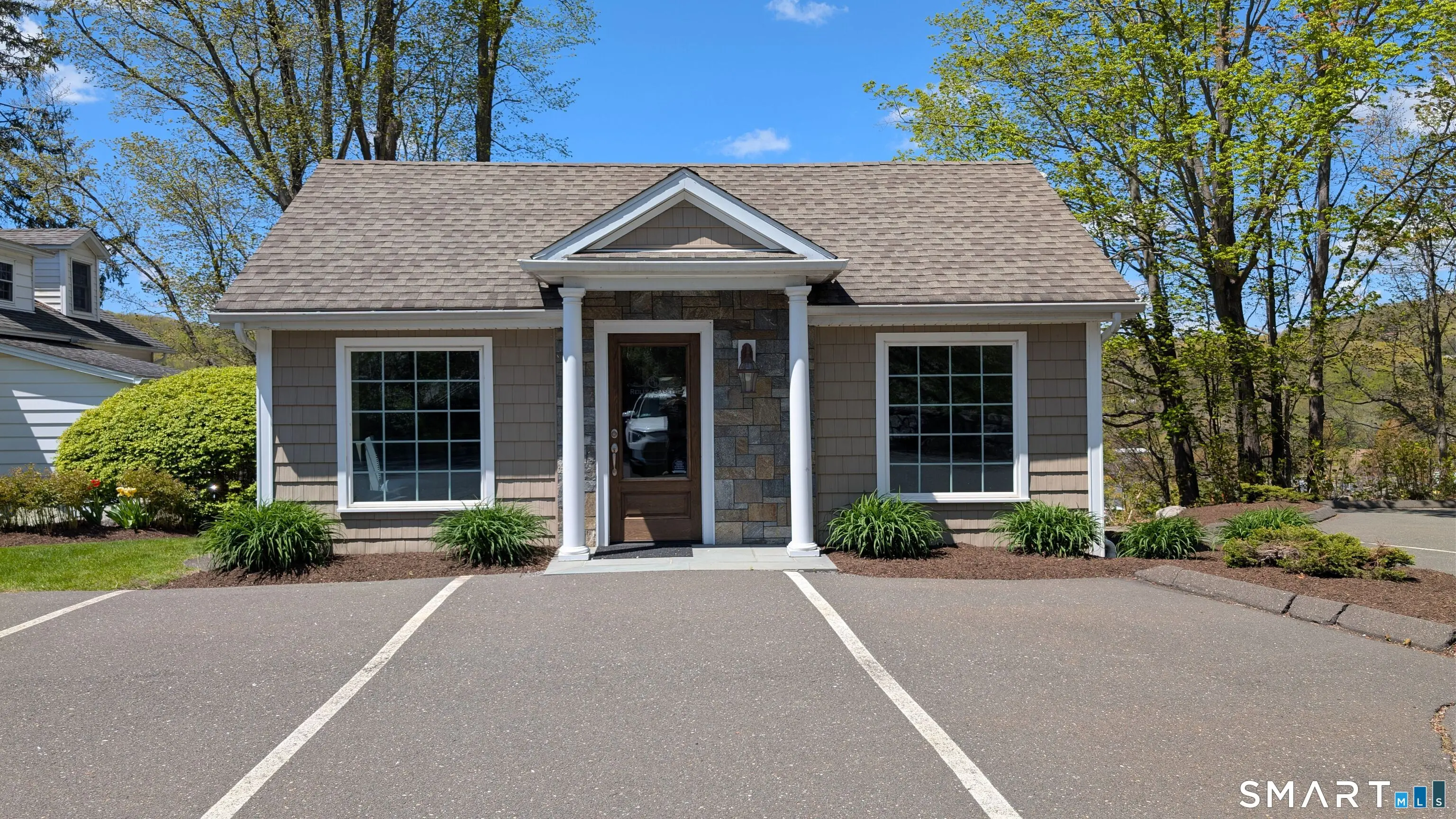 84 State Route 37 84, New Fairfield