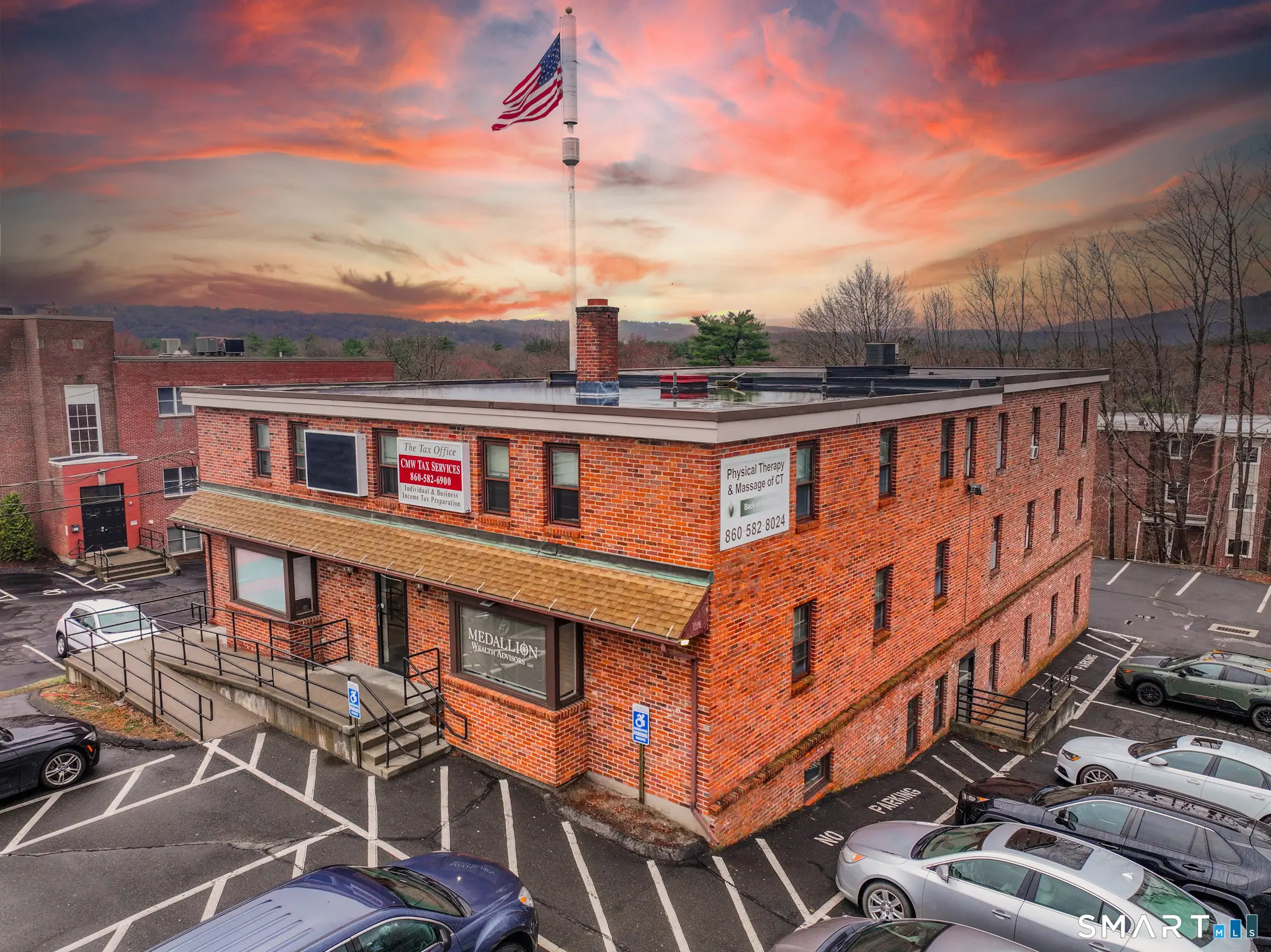 1001 Farmington Avenue, Bristol