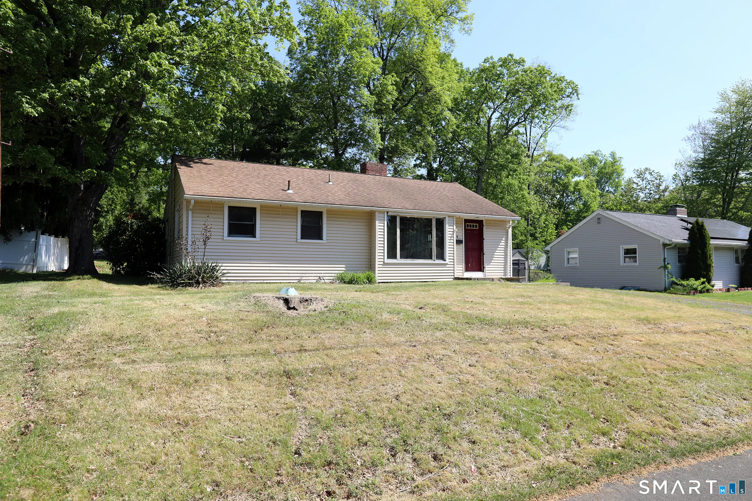 4 Woodside Drive, Bloomfield