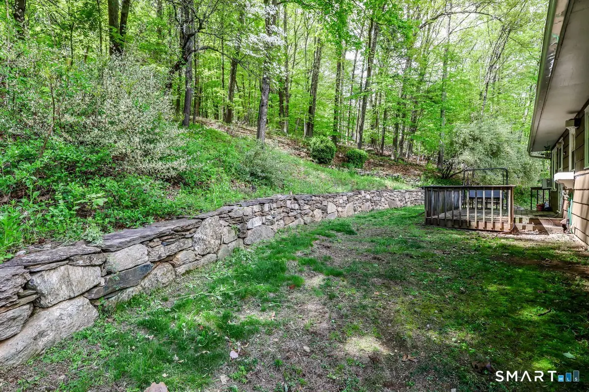 5 Connelly Road, New Milford