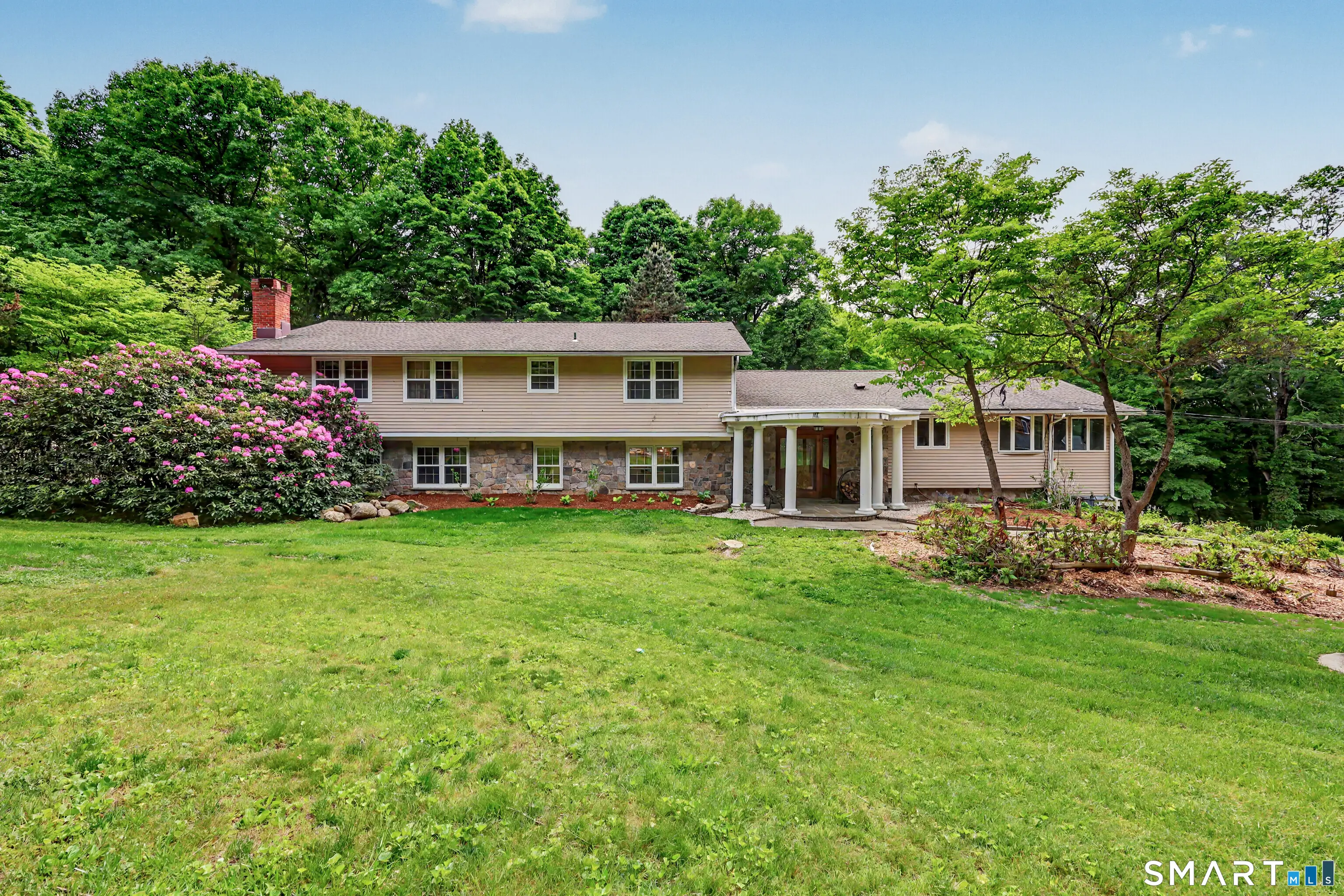 16 Shady Lane, Redding