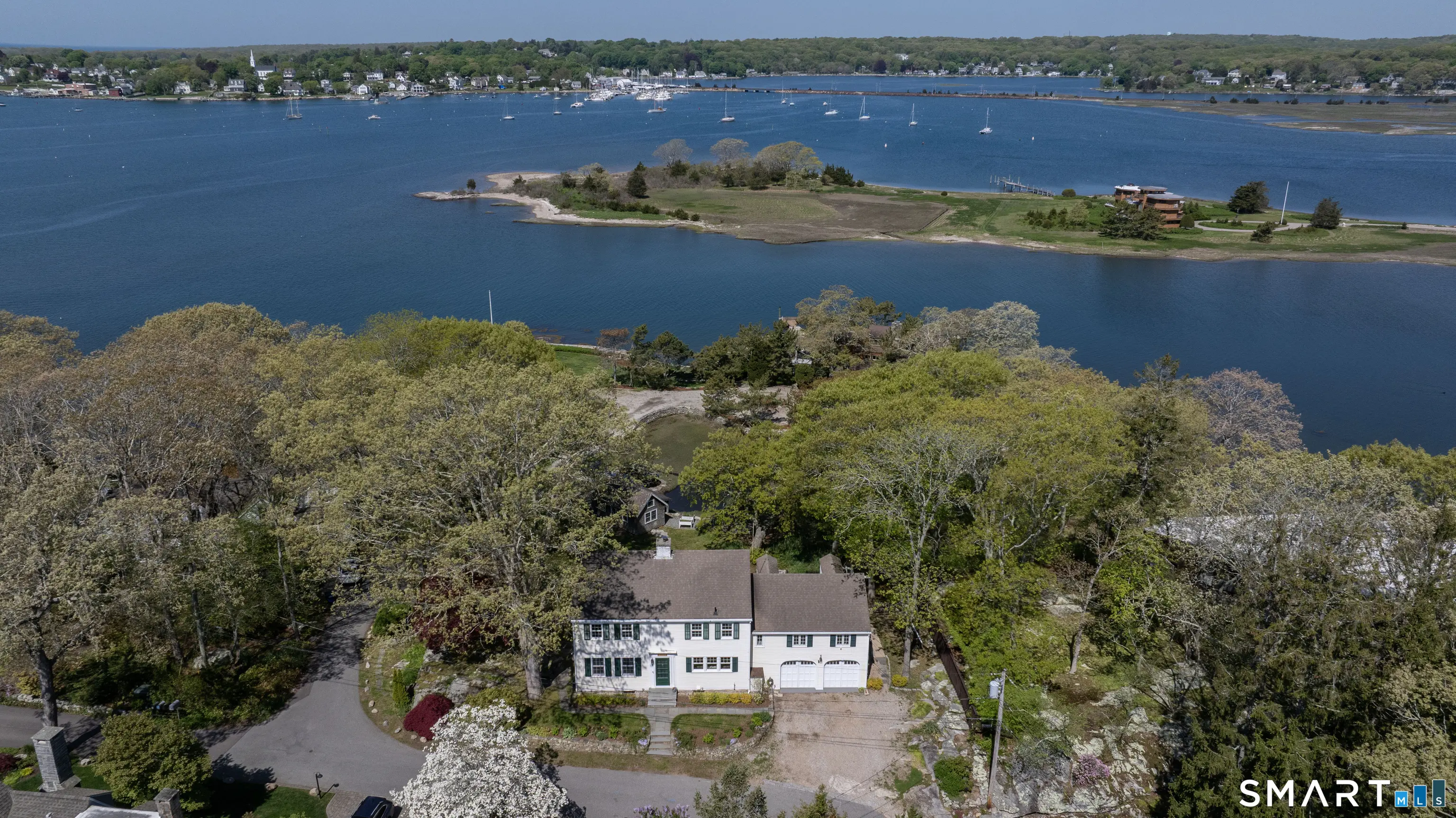 32 Money Point Road, Stonington