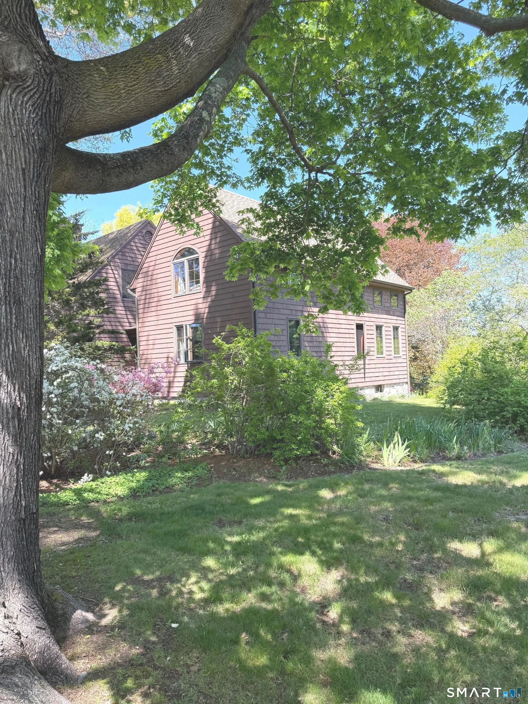 8 Ivy Road, Stonington