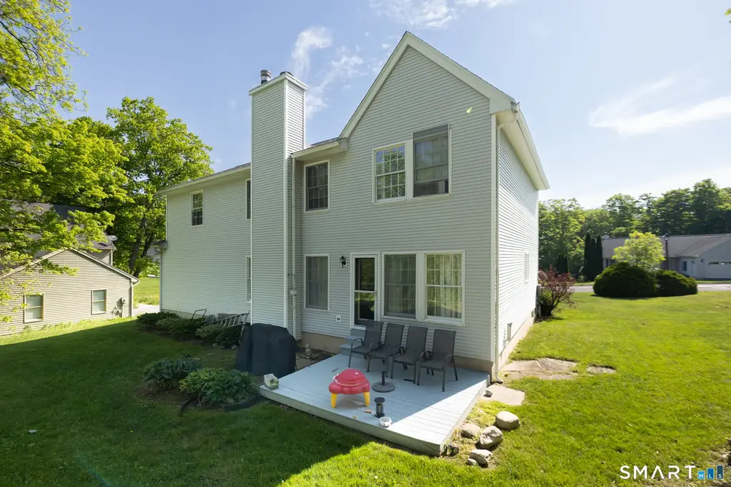 205 Oakbrook Lane, Torrington