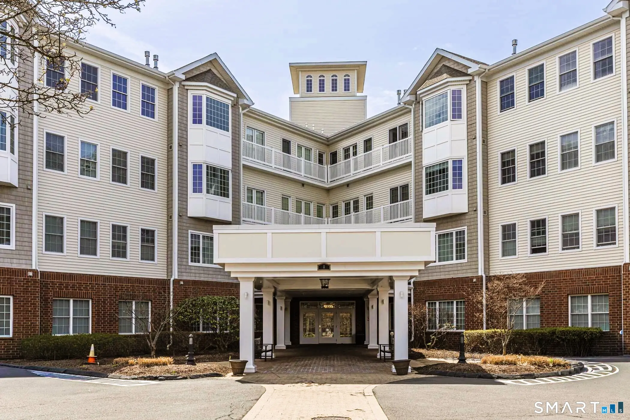 1 King Philip Drive 414, West Hartford