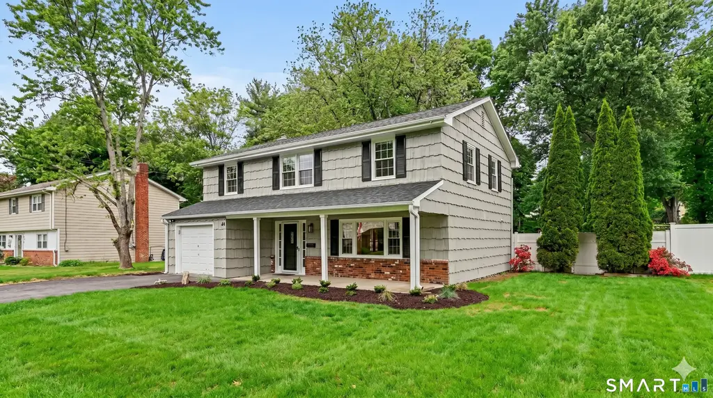 44 Barmore Drive West, Stamford