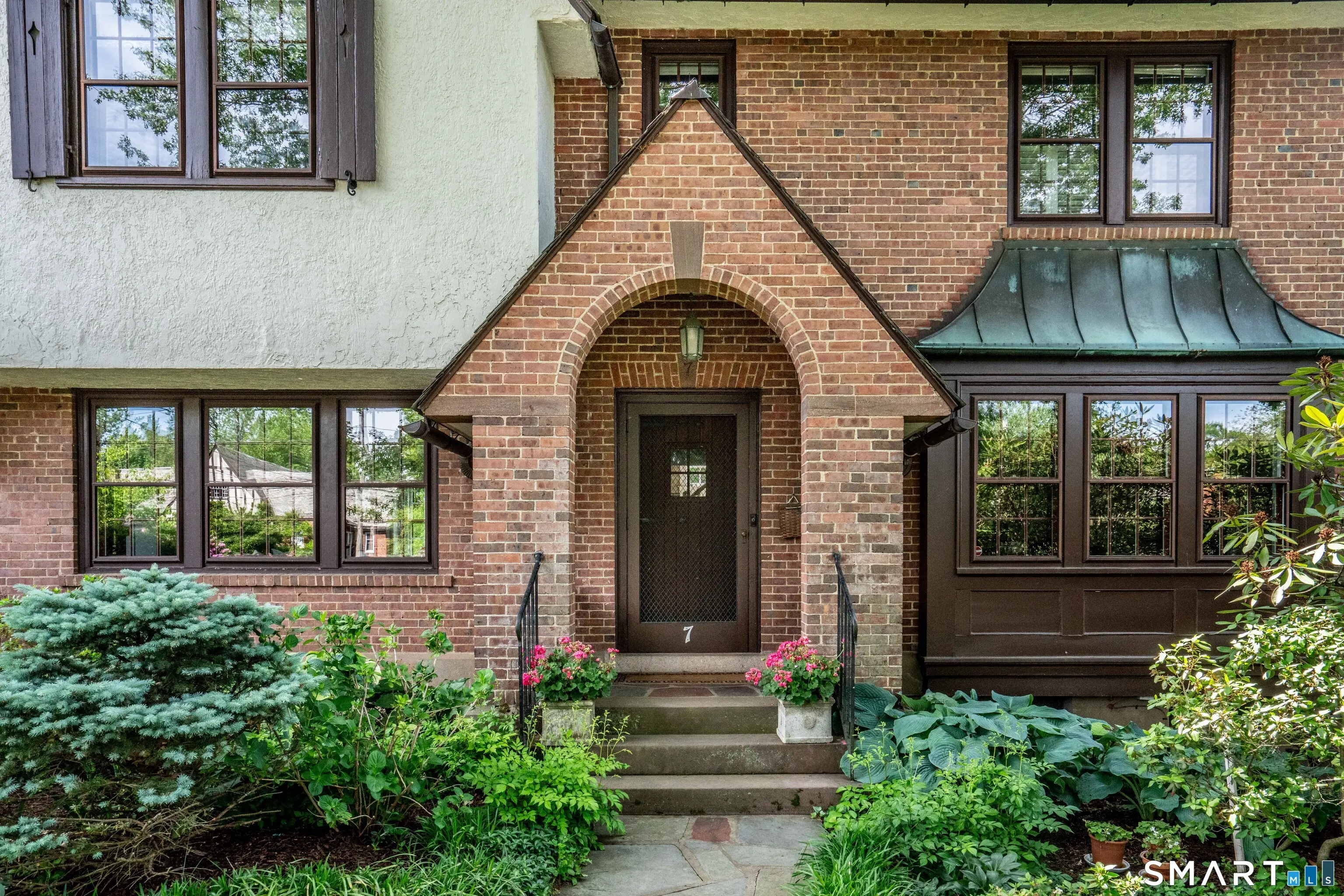 7 Fernwood Road, West Hartford