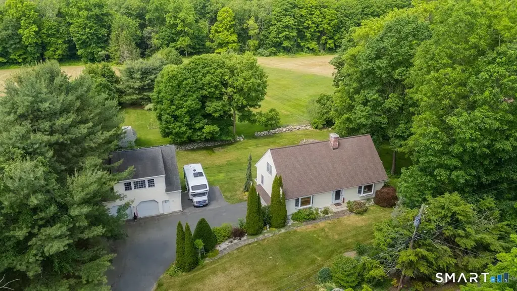 494 Nonnewaug Road, Bethlehem