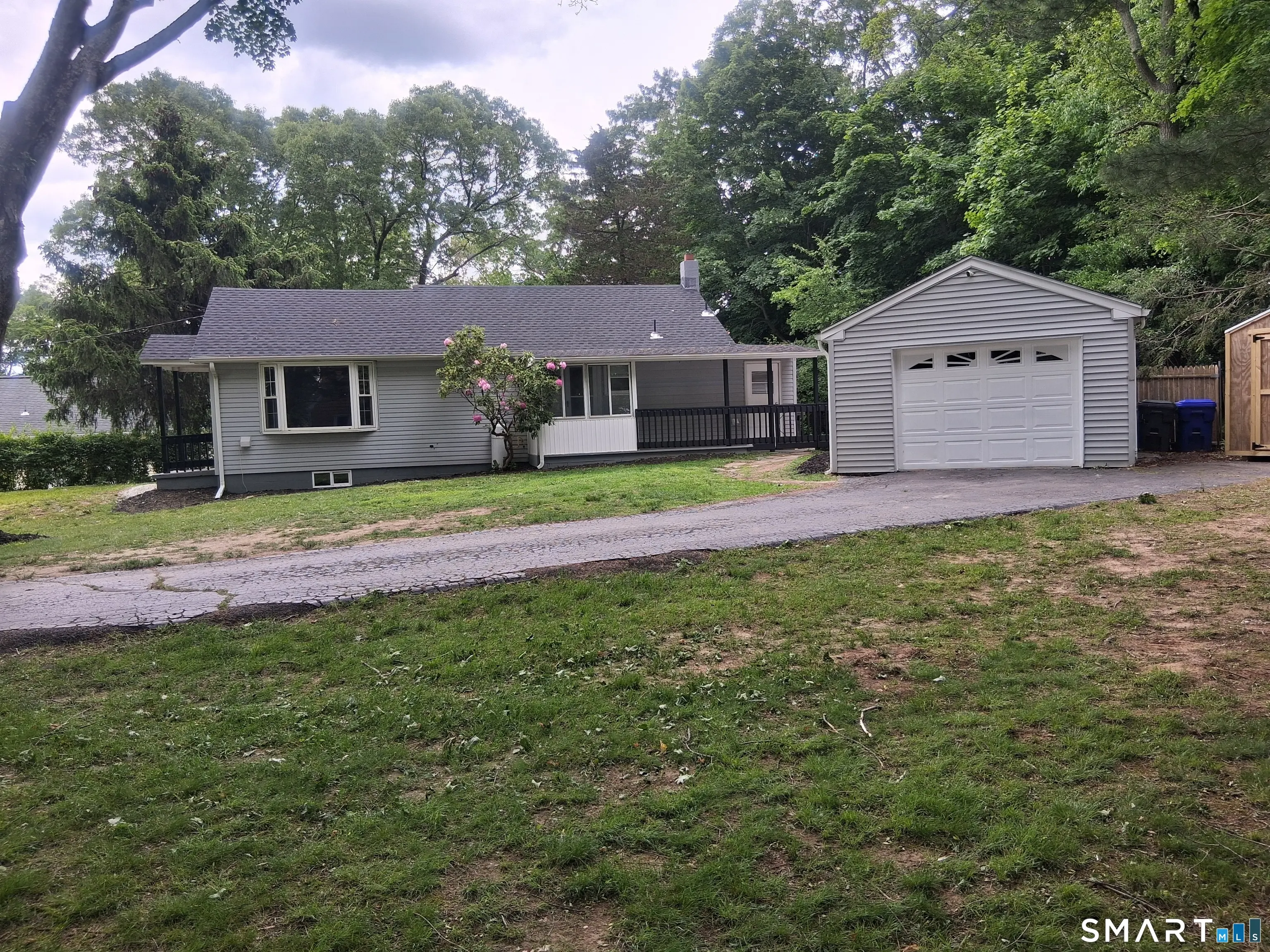 17 Ballou Road, Branford