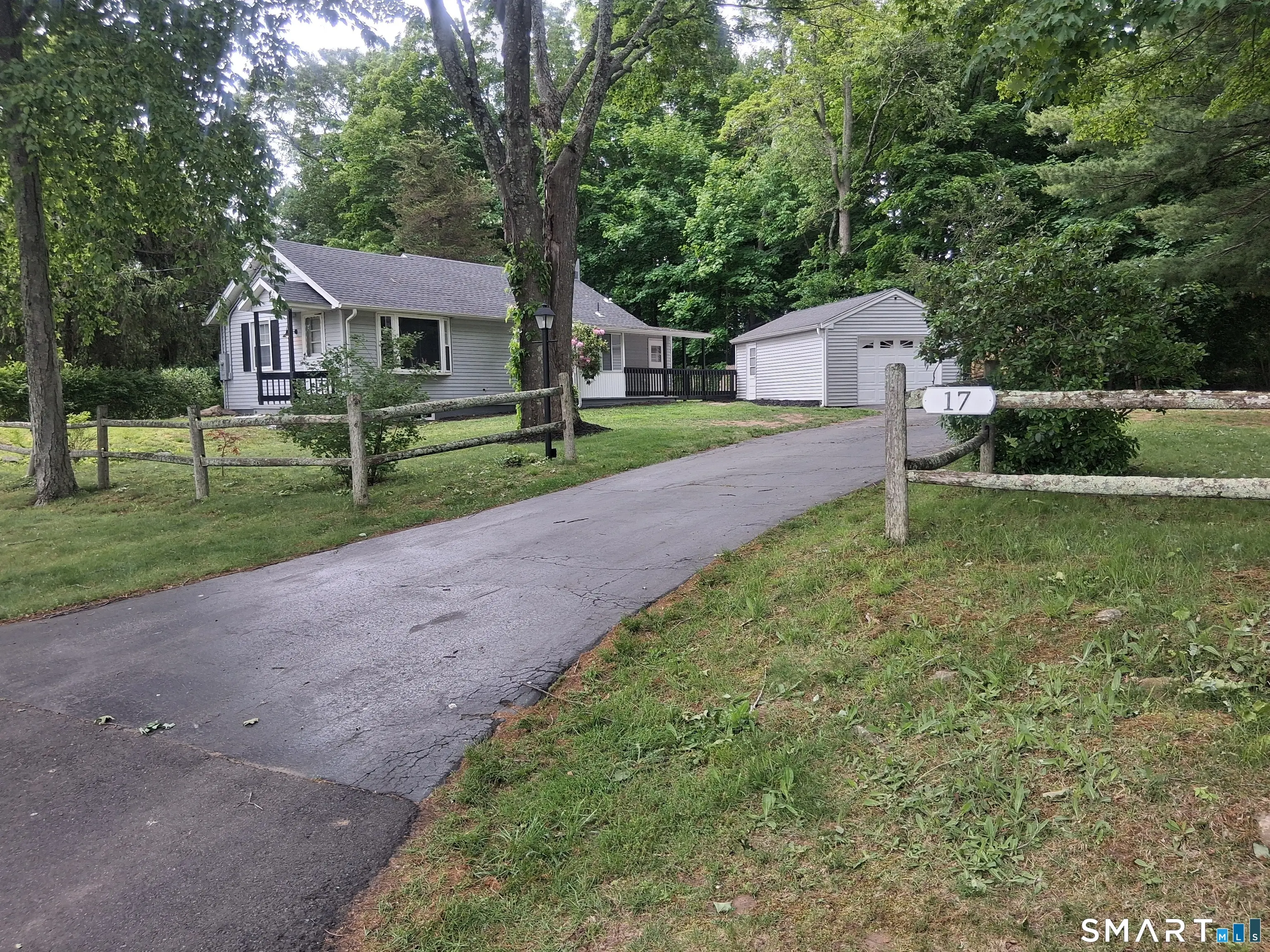 17 Ballou Road, Branford