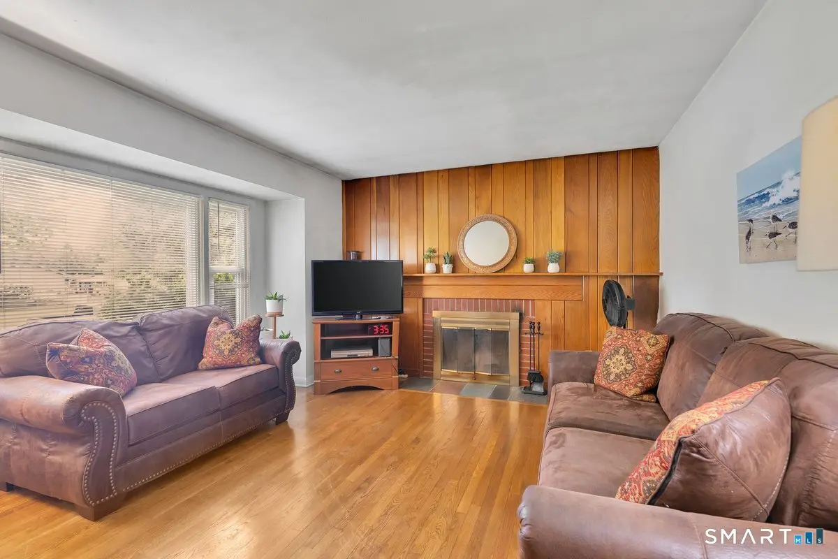 36 Willow Street, South Windsor