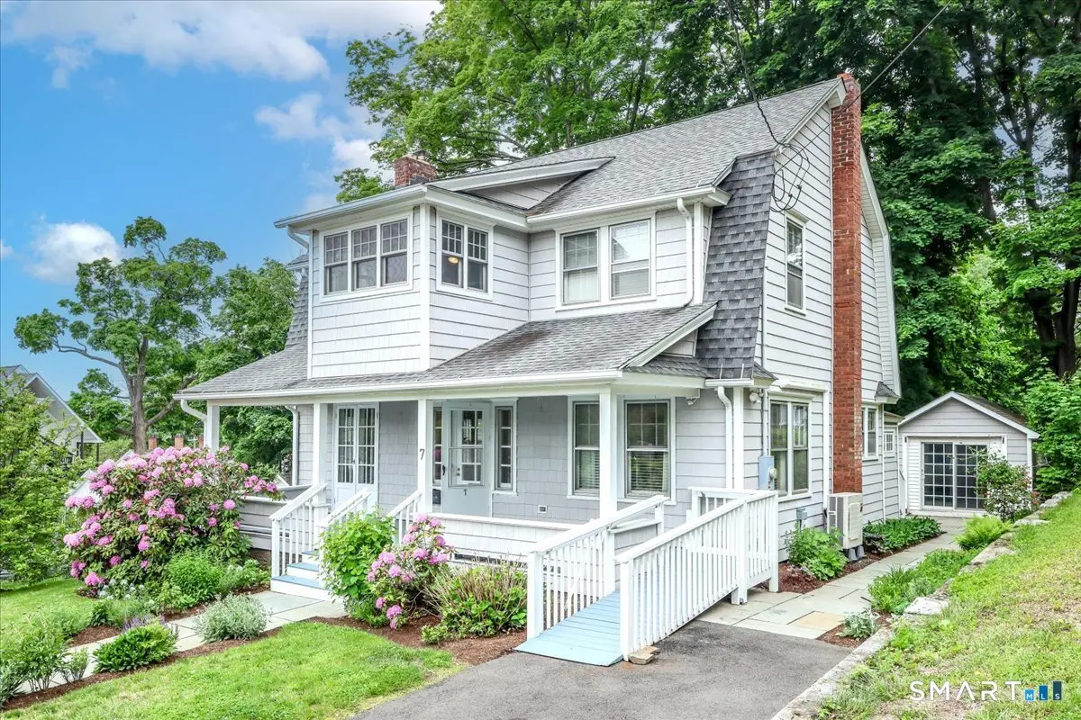 7 Treadwell Avenue, New Milford