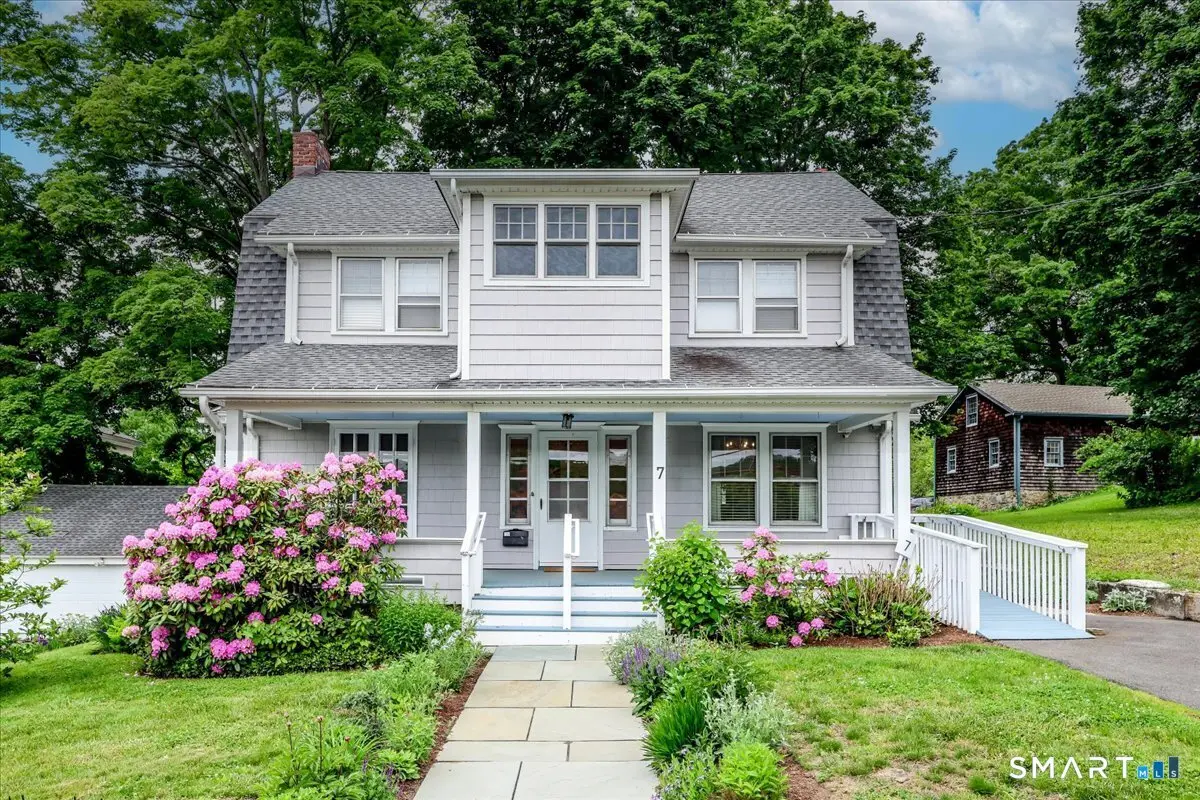 7 Treadwell Avenue, New Milford