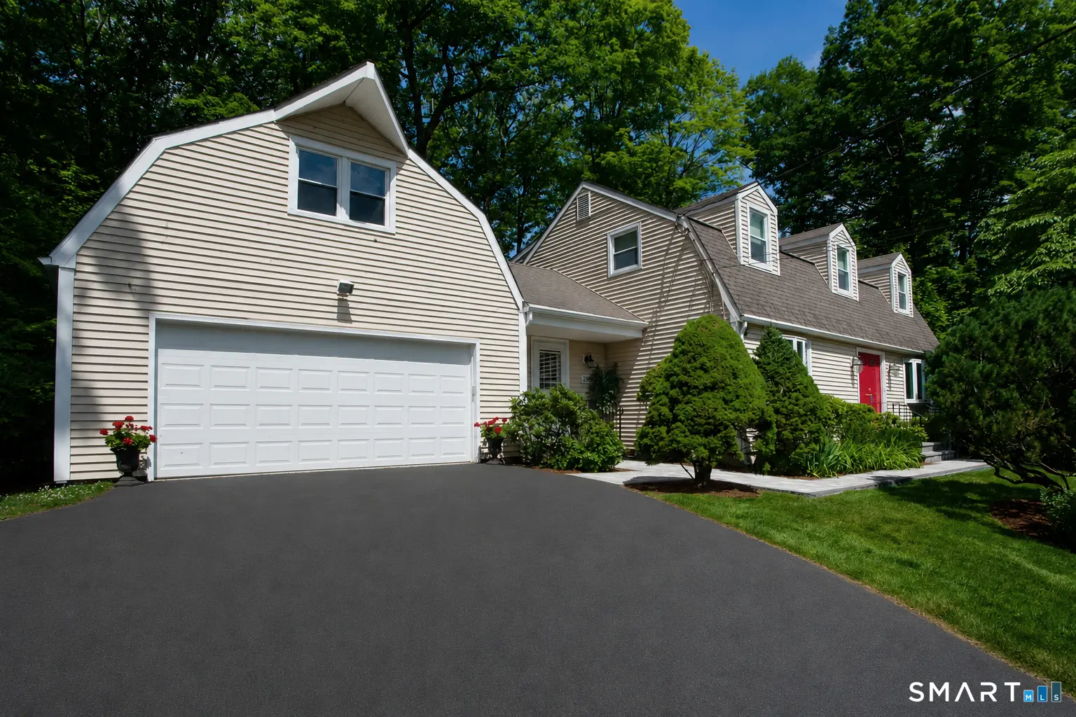 26 Rushleigh Road, West Hartford