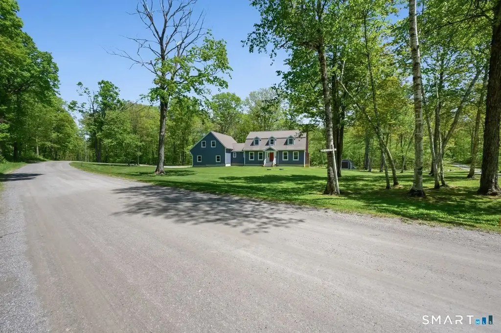 104 Lambert Road, Sharon